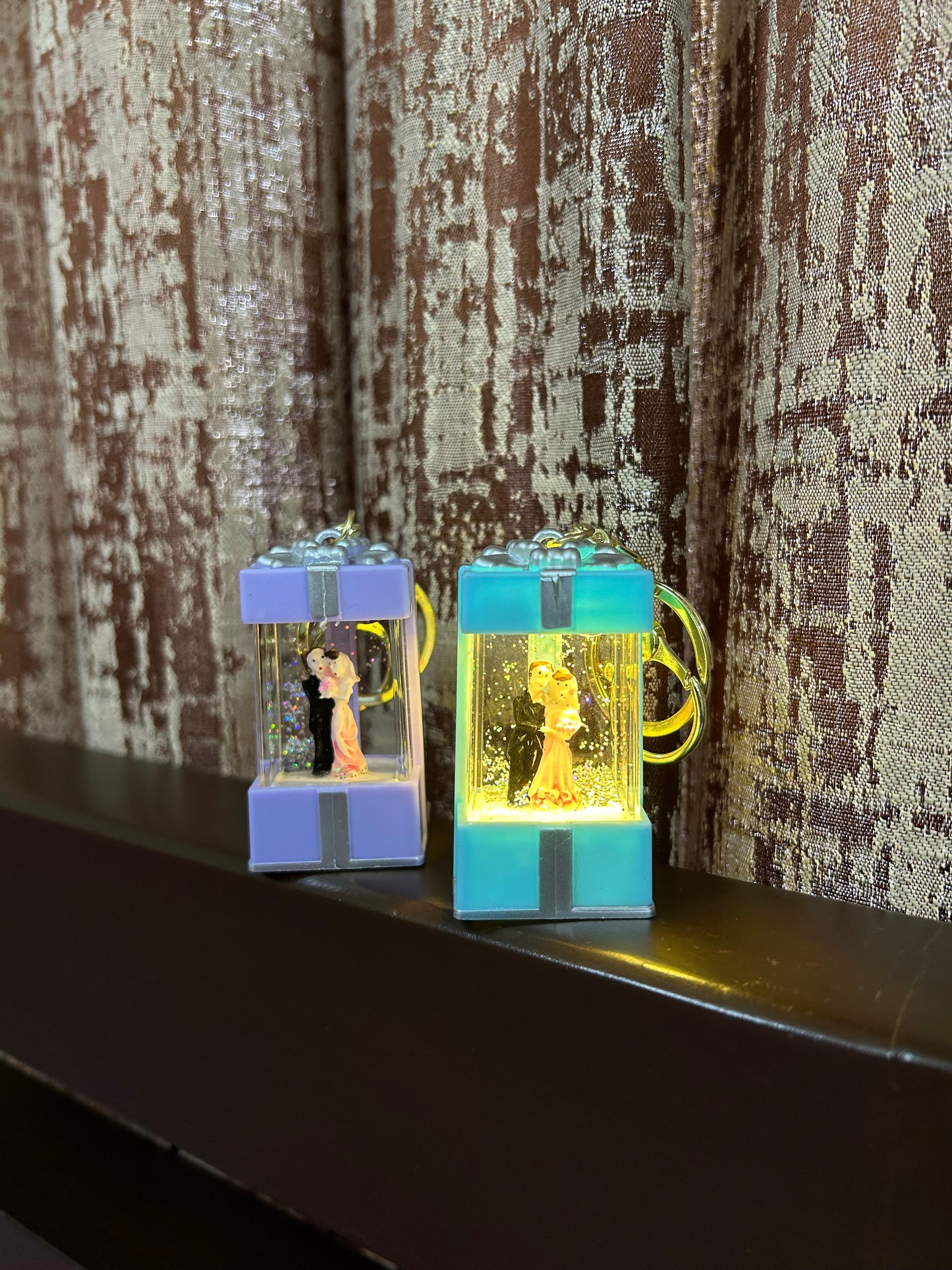 Couple sparkle keychain with light