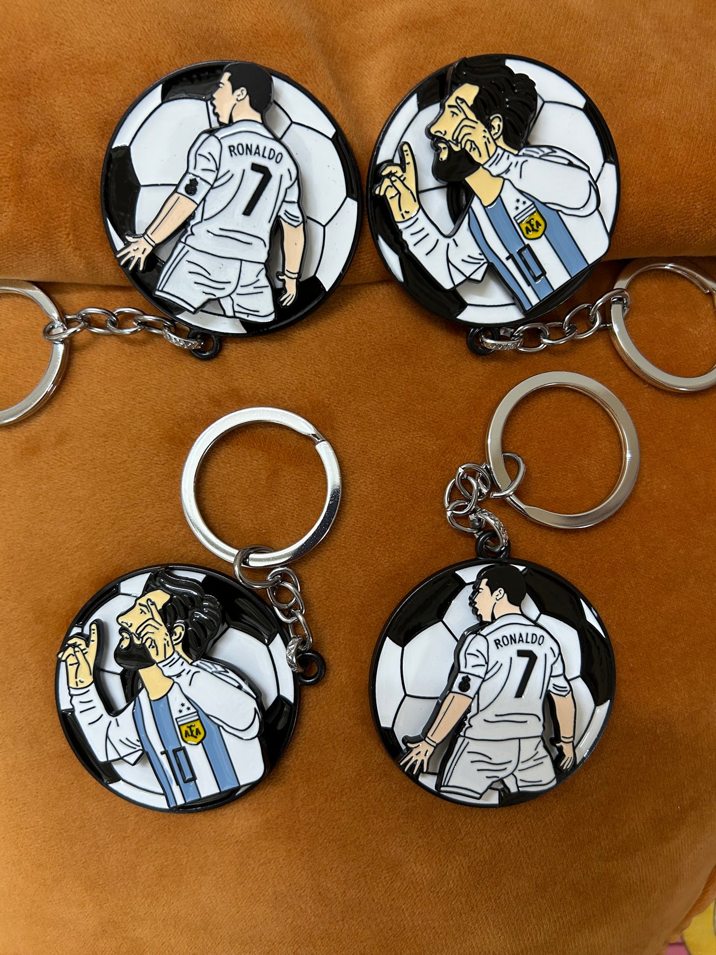 Football Iconic spinning keychain