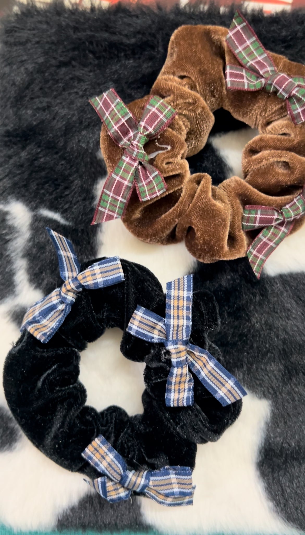Bow scrunchies