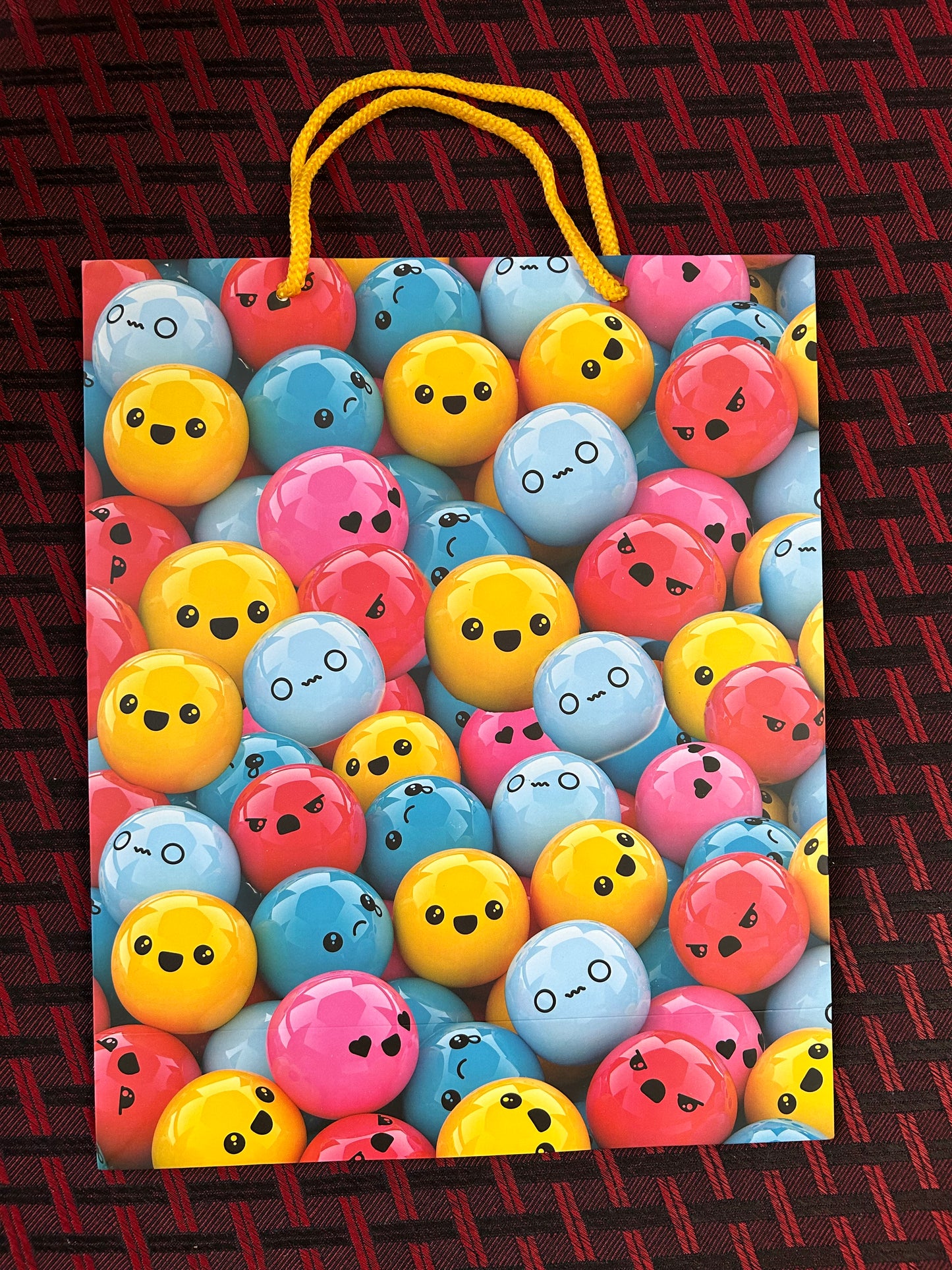 Smiley paper carry bag