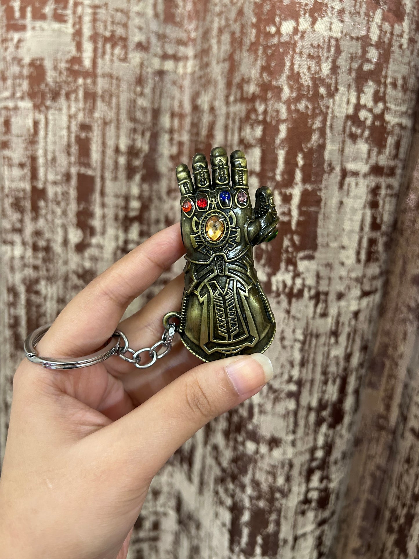thanos handschuh schlüsselanhänger Thanos Infinity Gauntlet Glove Keychain – Whimsberry