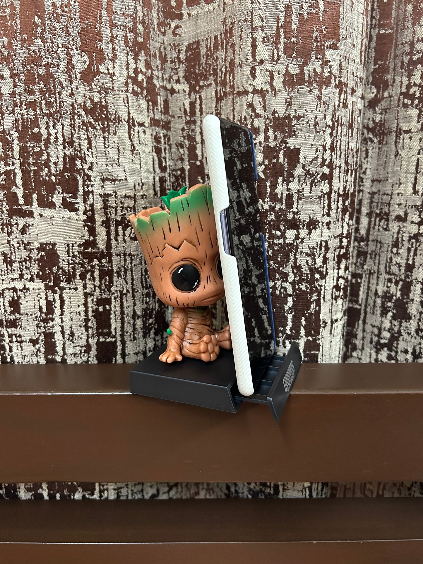 Groot Bobblehead cum Mobile stand