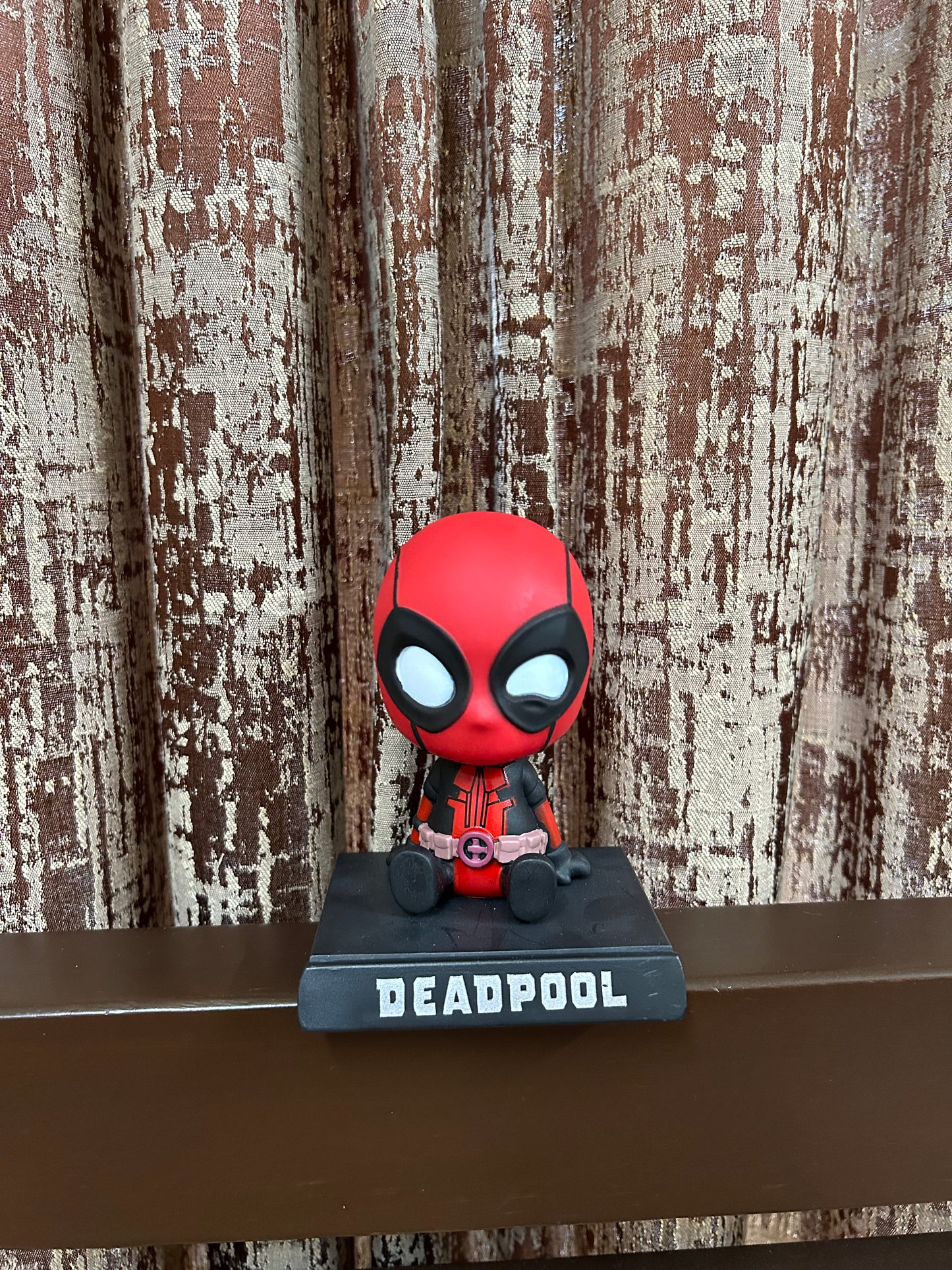 Deadpool Bobblehead cum Mobile stand